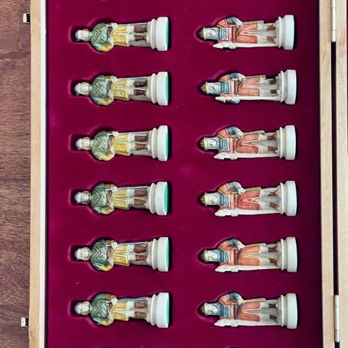DeAgostini The Battle of Camelot collectible chess set like new