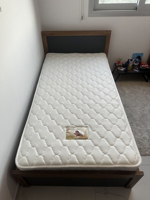 Single Bed 105×210 Like New