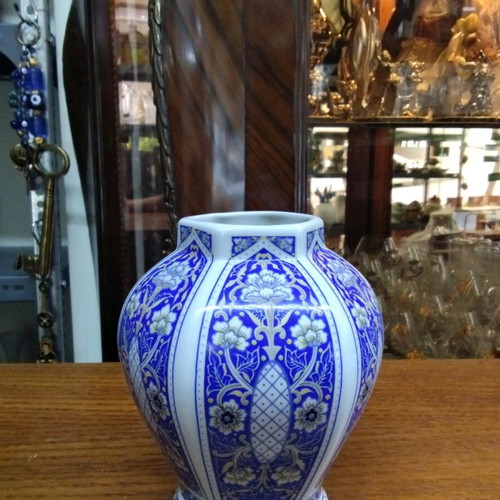 Handmade porcelain vase like new, blue with patterns