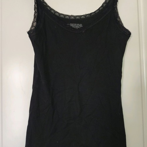 Black tank top like new, sizes XL and XXL