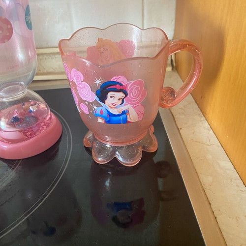 Disney plastic cups like new, set of 4