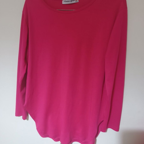 Set with lightweight fuchsia fabric, like new