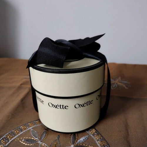 Oxette keepsake box like new, empty