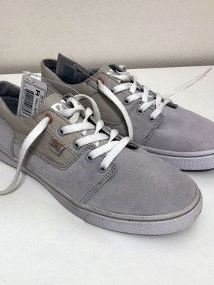 DC Tonik athletic shoes brand new size 38 white gray