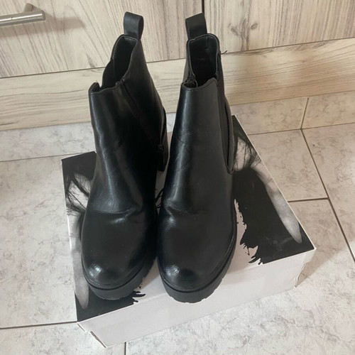 Women's ankle boots new, black with zipper and elastic, size 37