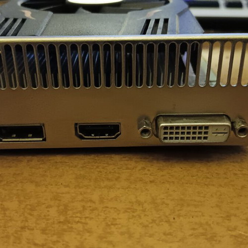 AMD Radeon RX 550 4 GB GDDR5 graphics card like new