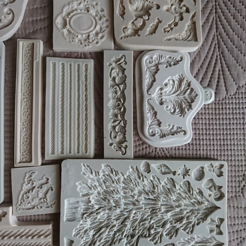 Silicone mold set like new for crafts and decoration