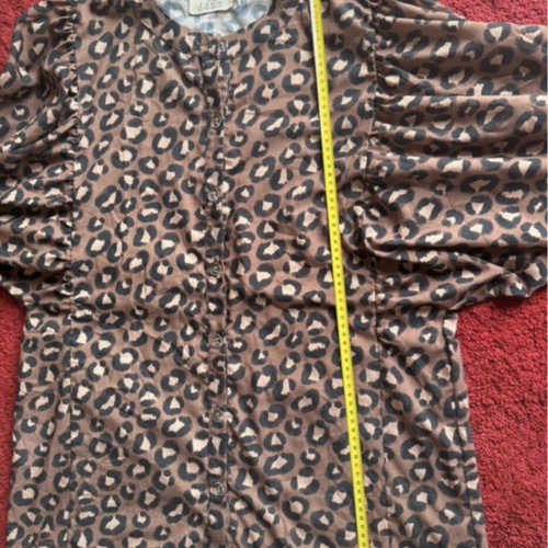 Karavan set animal print like new, blouse one size and pants small