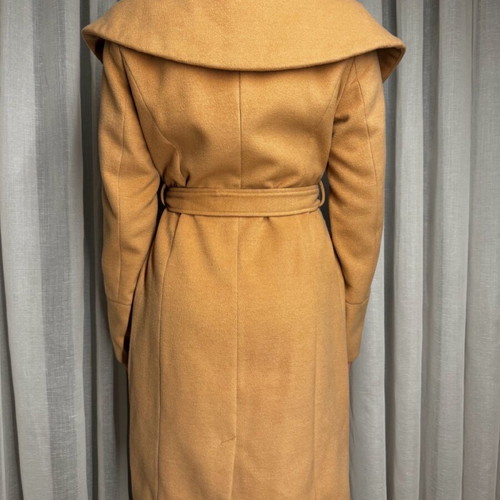Minkpink beige women's coat like new with belt and impressive collar