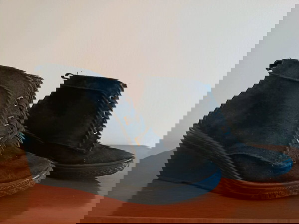 DKNY μαύρα suede μποτάκια πλατφόρμα