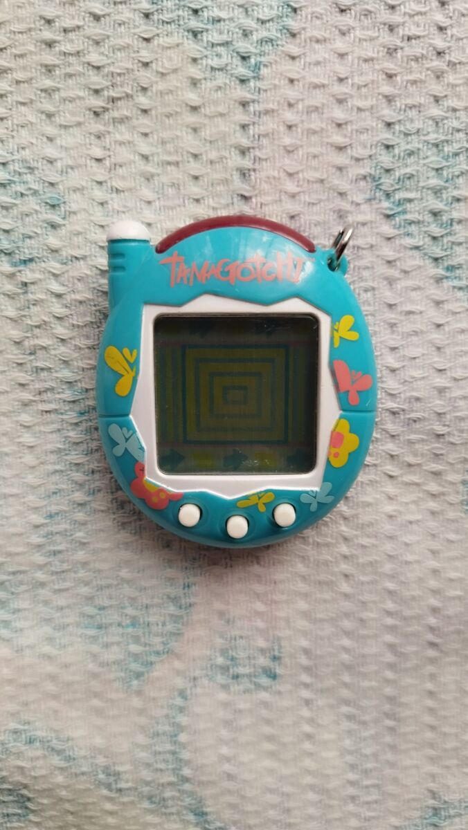 Tamagotchi Connection Blue with… - € 68,00 - Vendora.cy