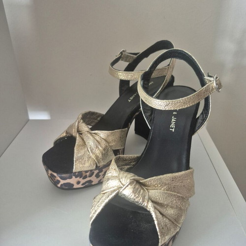 Janet & Janet sandals new, black and gold, size 37