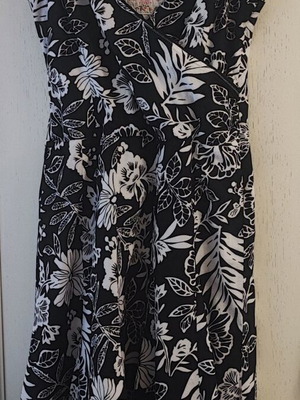 Esprit summer dress size 40, black and white floral print