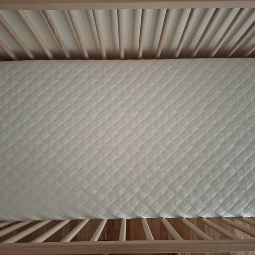 Ikea Singlar Crib with Greco Strom Mattress like new