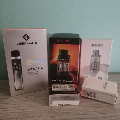 Smok TFV8 X-Baby Beast and Joyetech Ultimo vape tanks used, Wenax Q Pod gift
