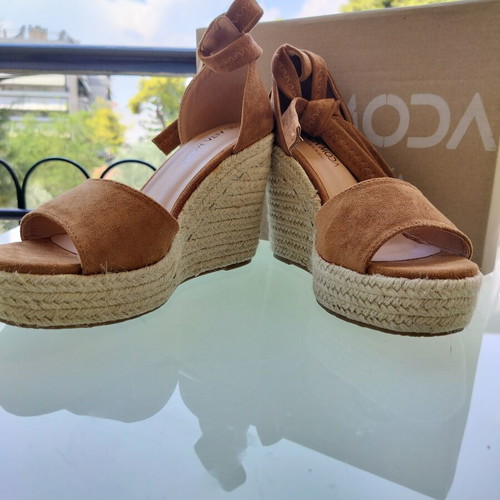 Alta Moda platform sandals size 39, tan