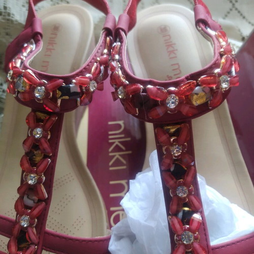 Nikki Me red platform sandals new, size 39