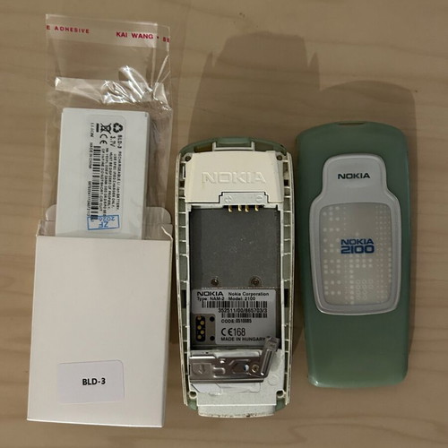 Nokia 2100 mobile phone with new BLD-3 battery