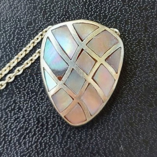Vintage necklace with natural mother-of-pearl pendant used