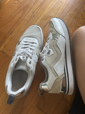 Tommy Hilfiger sneakers like new, size 40, white and silver