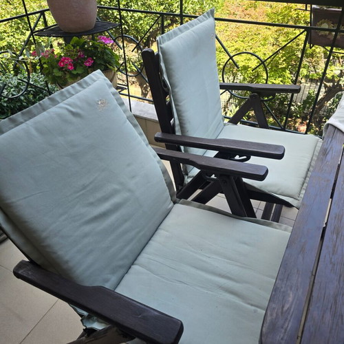 Garden furniture set with 4 adjustable chairs and table like new