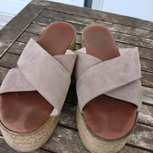 Toutounis slippers like new, double sole with crossed suede strap size 37 beige brown
