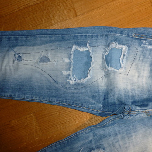 Edward jeans n27 used with rips