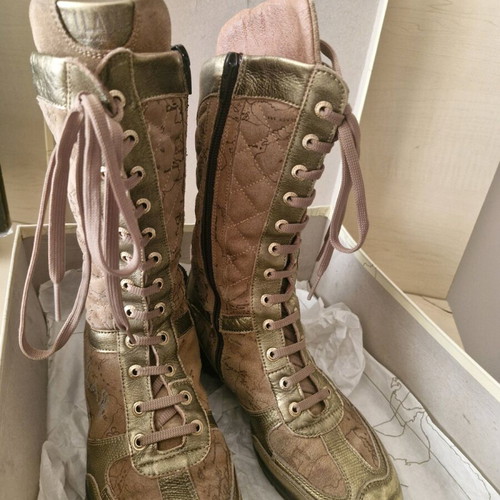 Alviero Martini 1a Classe quilted leather ankle boots like new, size 37