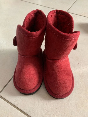 Boots for girl size 20-21 like new