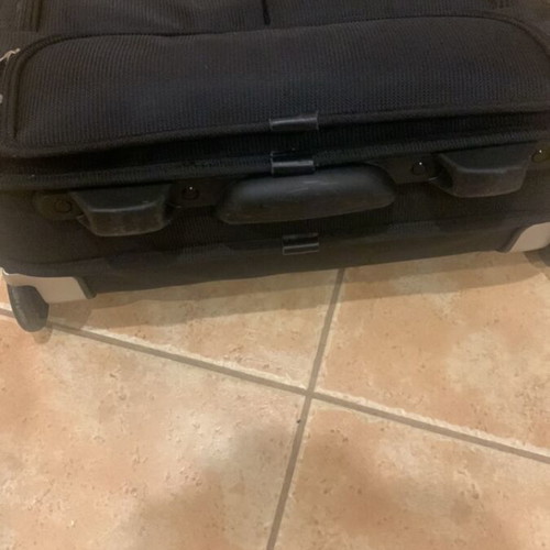 Fujitsu professional bag new with wheels and detachable strap
