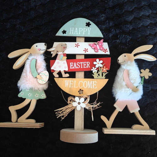 Easter decorative set like new