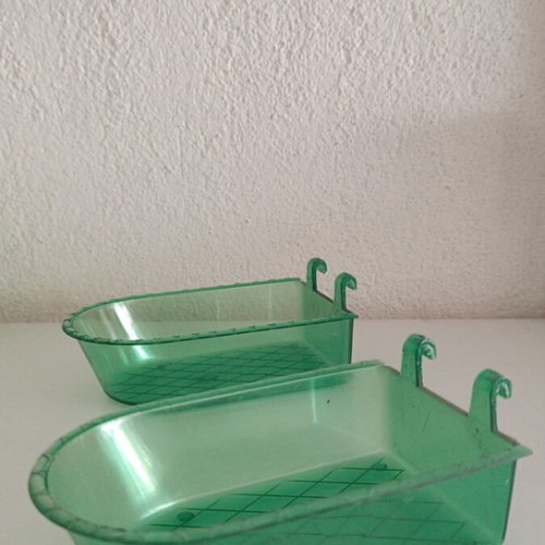 Plastic bird bath for parakeets and canaries