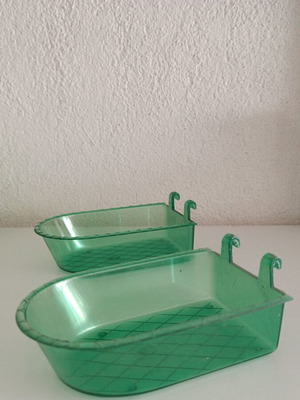 Plastic bird bath for parakeets and canaries