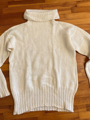White wool turtleneck large used
