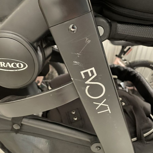 Graco Evo XT 2 in 1 stroller like new with free footmuff