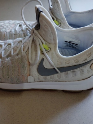 Nike Air KD 9 μπασκετικά παπούτσια σαν καινούργια, μέγεθος 45.5, άσπρο μπεζ