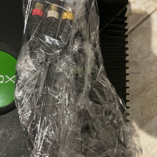 Xbox console used, works, includes FIFA Street