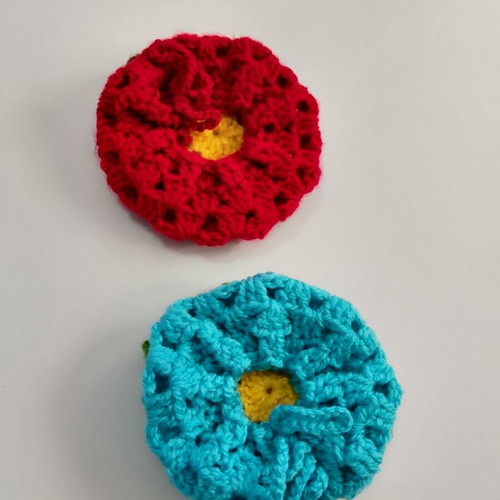 Knitted flower pouches 10cm new with drawstrings