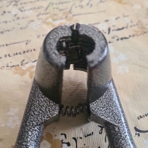 Kitchen tool new for opening wine corks and cracking nuts