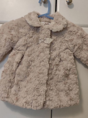 Mayoral newborn fur for 2-4 months like new