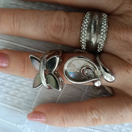 Set of 10 silver-tone jewelry pieces