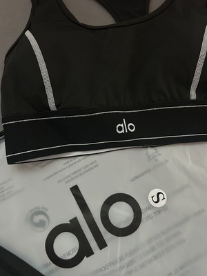 Alo Yoga set, black, size Small