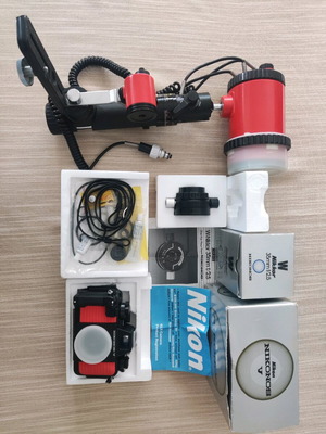 Nikonos -V καινούργια υποβρύχια φωτογραφική μηχανή με φακό 35mm και φλας