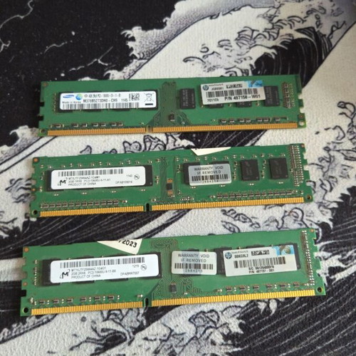DDR3 2GB sticks pack of three like new