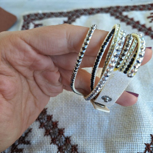 Multilayer bracelet used white with rhinestones
