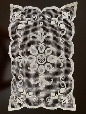 Set of 2 vintage handmade filet crochet doilies 46×28 cm