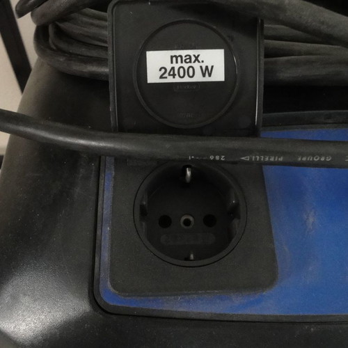 Alto electric vacuum cleaner used for solids and liquids