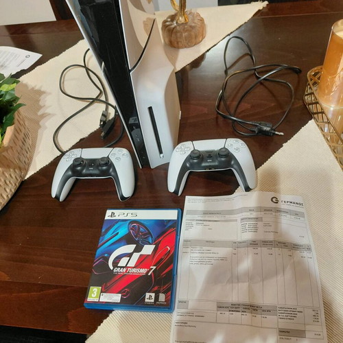 PlayStation 5 Slim Disc Edition with 2 DualSense controllers and Gran Turismo 7 like new