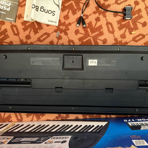 Yamaha Keyboard PSR-175 61 Keys used, fully functional