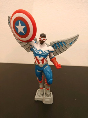 Captain America kinder x Marvel like new